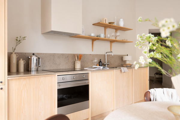 Кремовый интерьер современной скандинавской квартиры (66 кв. М)