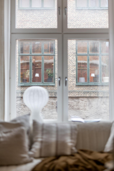 Кремовый интерьер современной скандинавской квартиры (66 кв. М)