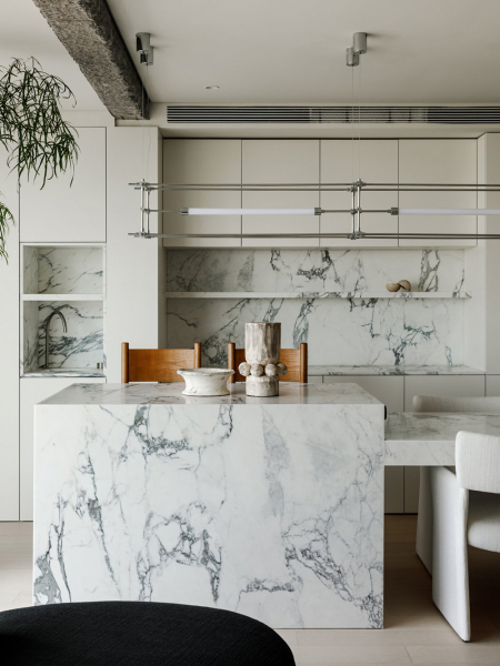 Модный минималистичный интерьер с тёмной мебелью в китае Модный минималистичный интерьер с тёмной мебелью в китае