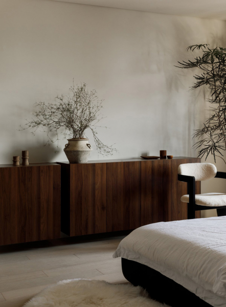 Модный минималистичный интерьер с тёмной мебелью в китае Модный минималистичный интерьер с тёмной мебелью в китае