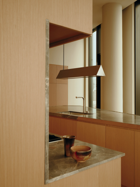 Молочные интерьеры современной резиденции в нью-йоркской высотке Молочные интерьеры современной резиденции в нью-йоркской высотке