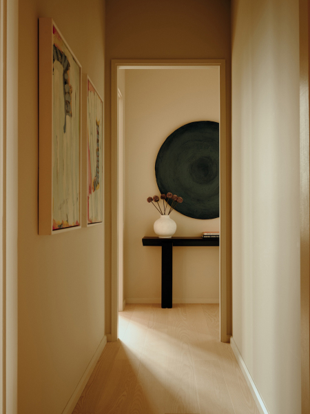 Молочные интерьеры современной резиденции в нью-йоркской высотке Молочные интерьеры современной резиденции в нью-йоркской высотке