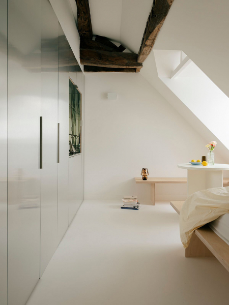 Невероятно маленькая квартира на чердаке в париже (18 кв. М)