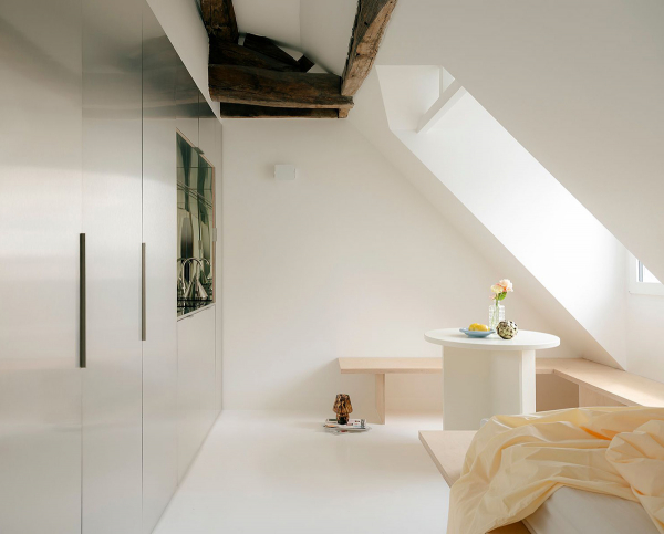 Невероятно маленькая квартира на чердаке в париже (18 кв. М)