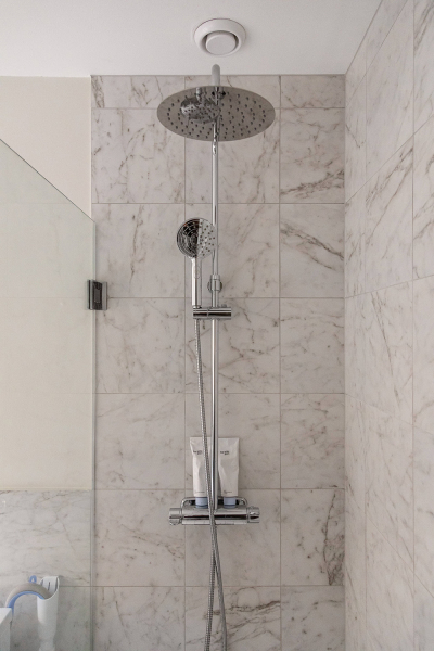 Открытая гостиная и пастельные тона: светлый и нежный интерьер в стокгольме (53 кв. М)