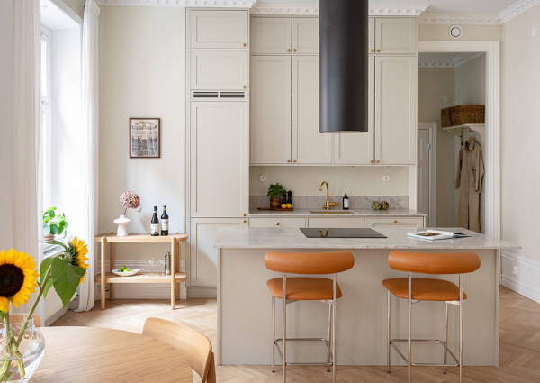 Открытая гостиная и пастельные тона: светлый и нежный интерьер в стокгольме (53 кв. М)