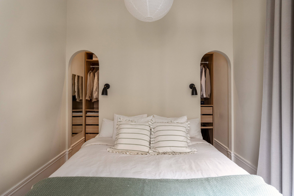 Открытая гостиная и пастельные тона: светлый и нежный интерьер в стокгольме (53 кв. М)