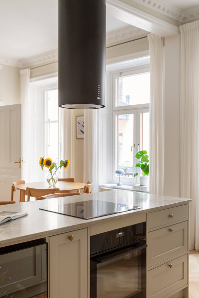 Открытая гостиная и пастельные тона: светлый и нежный интерьер в стокгольме (53 кв. М)