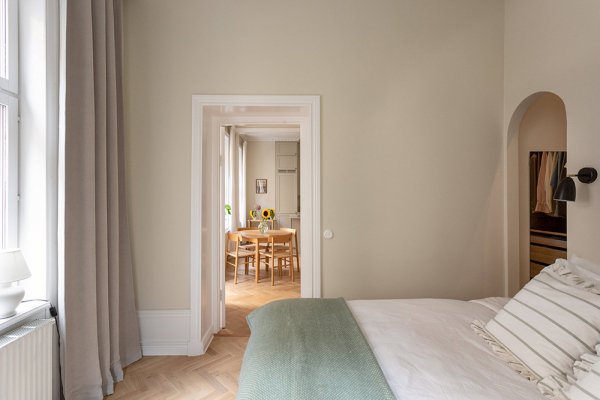 Открытая гостиная и пастельные тона: светлый и нежный интерьер в стокгольме (53 кв. М)