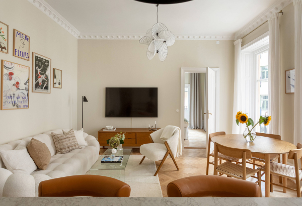 Открытая гостиная и пастельные тона: светлый и нежный интерьер в стокгольме (53 кв. М)