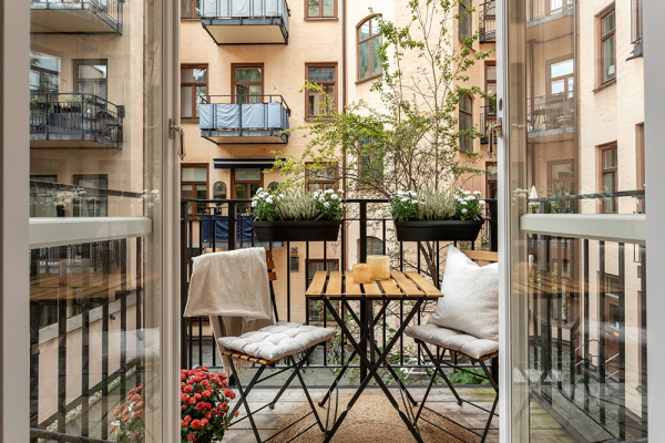 Открытая гостиная и пастельные тона: светлый и нежный интерьер в стокгольме (53 кв. М)