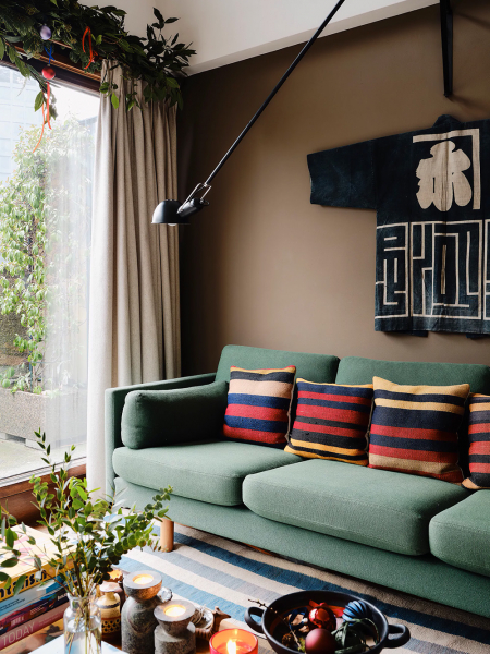 Праздничный интерьер в легендарном комплексе the barbican в лондоне Праздничный интерьер в легендарном комплексе the barbican в лондоне