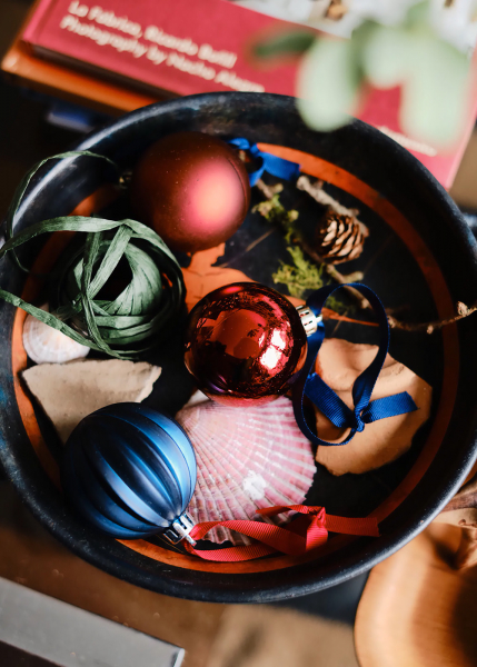 Праздничный интерьер в легендарном комплексе the barbican в лондоне Праздничный интерьер в легендарном комплексе the barbican в лондоне