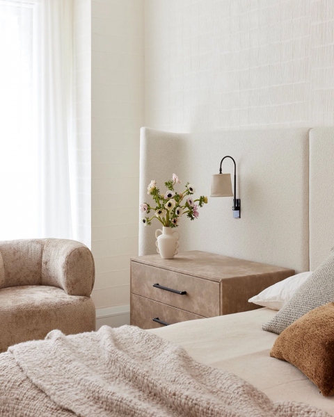 Приятный современный дизайн в молочных тонах: квартира в нью-йорке