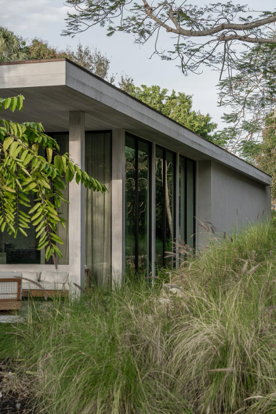 Роскошь натуральных материалов и оттенков в дизайне виллы во флориде Роскошь натуральных материалов и оттенков в дизайне виллы во флориде