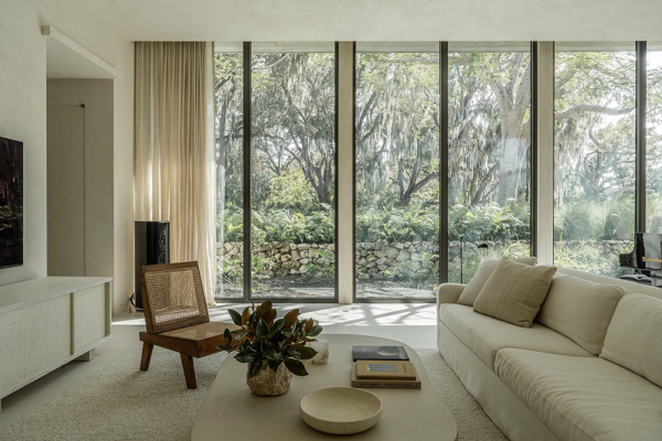 Роскошь натуральных материалов и оттенков в дизайне виллы во флориде Роскошь натуральных материалов и оттенков в дизайне виллы во флориде