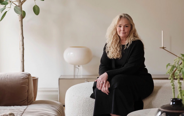 Семья переехала из загородного дома в эту большую и элегантную квартиру в центре гётеборга Семья переехала из загородного дома в эту большую и элегантную квартиру в центре гётеборга