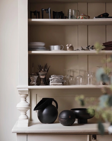 Семья переехала из загородного дома в эту большую и элегантную квартиру в центре гётеборга Семья переехала из загородного дома в эту большую и элегантную квартиру в центре гётеборга