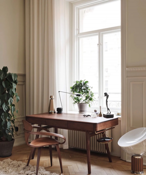 Семья переехала из загородного дома в эту большую и элегантную квартиру в центре гётеборга Семья переехала из загородного дома в эту большую и элегантную квартиру в центре гётеборга