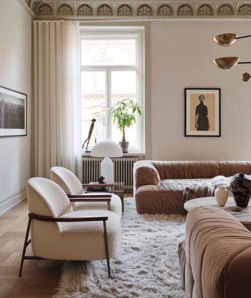 Семья переехала из загородного дома в эту большую и элегантную квартиру в центре гётеборга Семья переехала из загородного дома в эту большую и элегантную квартиру в центре гётеборга