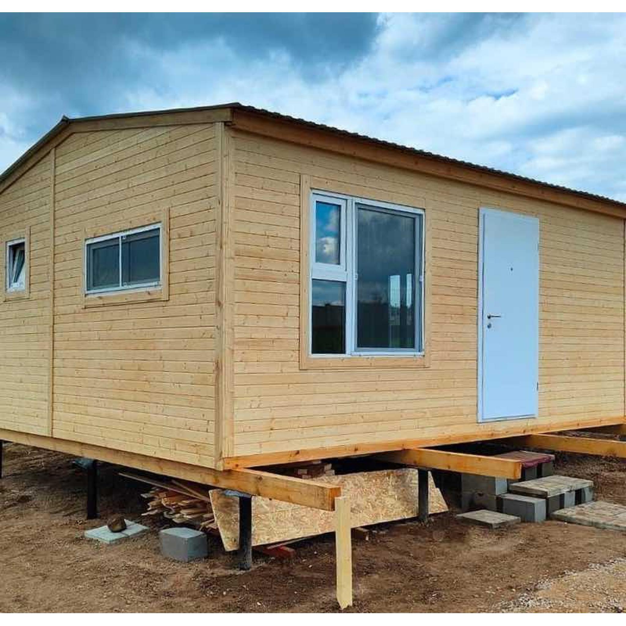 Интерьер оборудованной бытовки