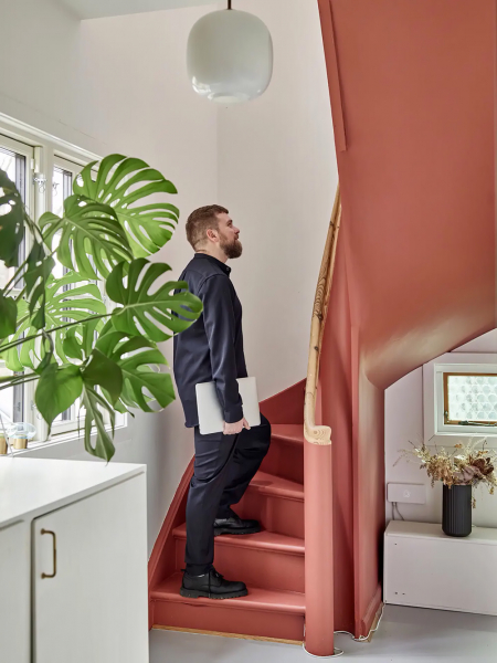 Смелые цветовые решения в интерьерах традиционного домика в дании Смелые цветовые решения в интерьерах традиционного домика в дании