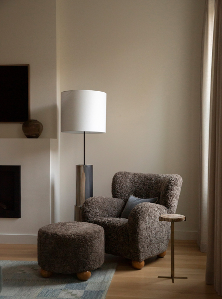 Современная лёгкость в интерьерах исторического таунхауса в бруклине Современная лёгкость в интерьерах исторического таунхауса в бруклине