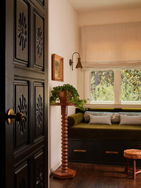 Современный взгляд на виллу в стиле испанского возрождения в калифорнии Современный взгляд на виллу в стиле испанского возрождения в калифорнии