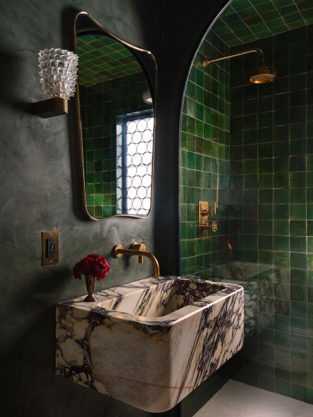 Современный взгляд на виллу в стиле испанского возрождения в калифорнии Современный взгляд на виллу в стиле испанского возрождения в калифорнии