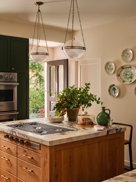 Современный взгляд на виллу в стиле испанского возрождения в калифорнии Современный взгляд на виллу в стиле испанского возрождения в калифорнии