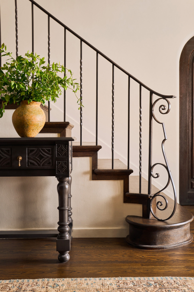 Современный взгляд на виллу в стиле испанского возрождения в калифорнии Современный взгляд на виллу в стиле испанского возрождения в калифорнии