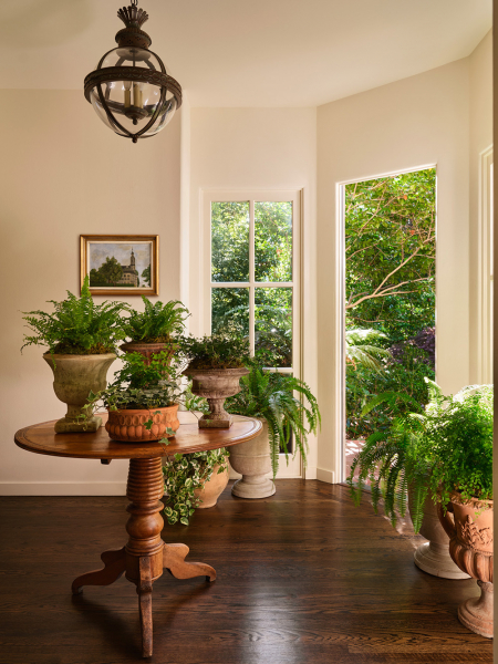 Современный взгляд на виллу в стиле испанского возрождения в калифорнии Современный взгляд на виллу в стиле испанского возрождения в калифорнии