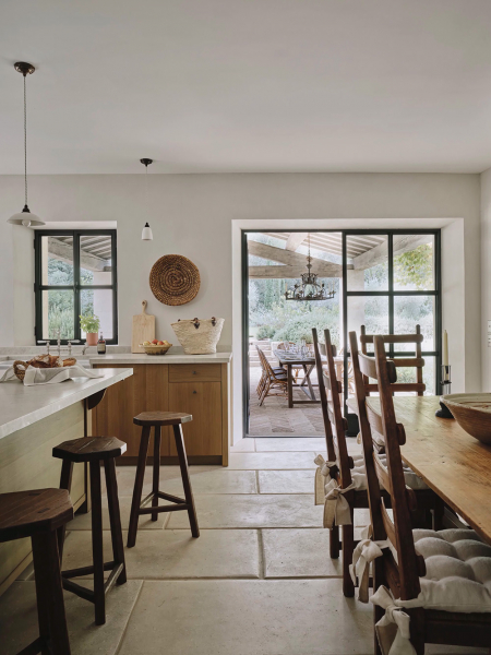 Сплошное вдохновение: утончённые интерьеры восхитительного дома в провансе Сплошное вдохновение: утончённые интерьеры восхитительного дома в провансе