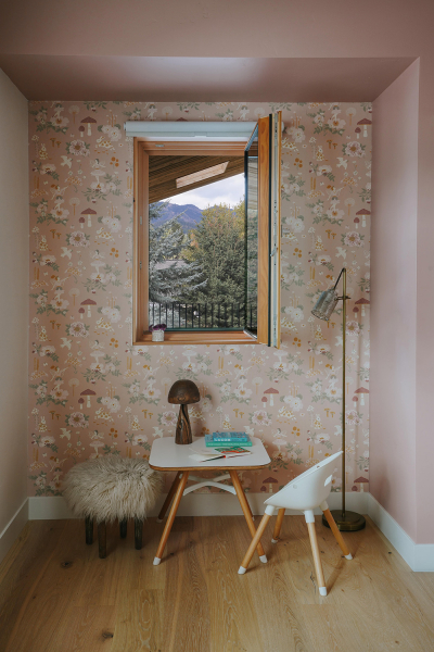 Суровый снаружи, светлый и мягкий внутри: современный коттедж в монтане Суровый снаружи, светлый и мягкий внутри: современный коттедж в монтане