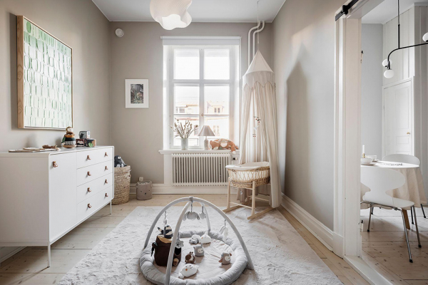 Светлый скандинавский интерьер с тёмно-синими акцентами Светлый скандинавский интерьер с тёмно-синими акцентами