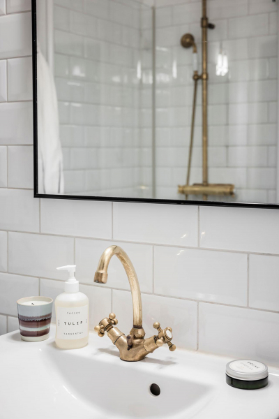 Светлый скандинавский интерьер с тёмно-синими акцентами Светлый скандинавский интерьер с тёмно-синими акцентами