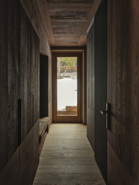 Тепло дерева и стильная сдержанность в дизайне квартиры в итальянских альпах Тепло дерева и стильная сдержанность в дизайне квартиры в итальянских альпах