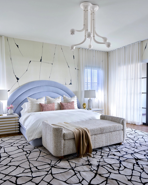 Удивительные узоры и смелые краски наполнили жизнью этот семейный дом в майами Удивительные узоры и смелые краски наполнили жизнью этот семейный дом в майами