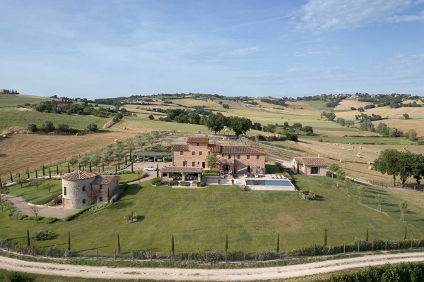 Восхитительная реконструкция старинной виллы в умбрии Восхитительная реконструкция старинной виллы в умбрии