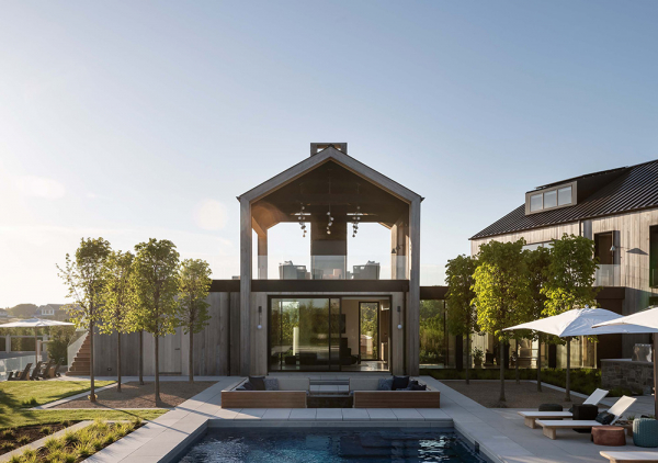 Впечатляющая, но также уютная и располагающая современная резиденция на лонг-айленде Впечатляющая, но также уютная и располагающая современная резиденция на лонг-айленде