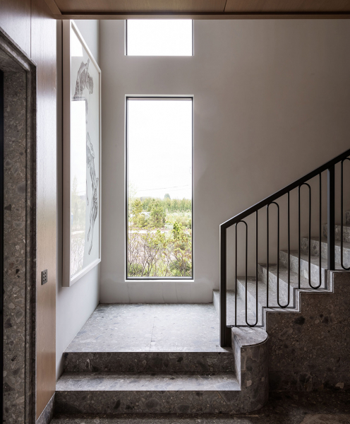 Впечатляющая, но также уютная и располагающая современная резиденция на лонг-айленде Впечатляющая, но также уютная и располагающая современная резиденция на лонг-айленде