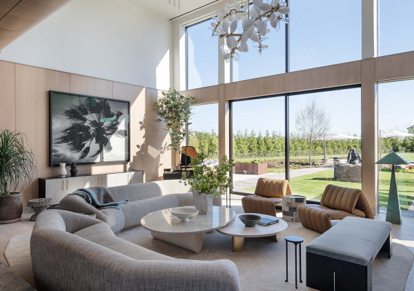 Впечатляющая, но также уютная и располагающая современная резиденция на лонг-айленде Впечатляющая, но также уютная и располагающая современная резиденция на лонг-айленде