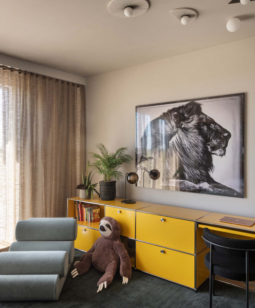 Впечатляющая, но также уютная и располагающая современная резиденция на лонг-айленде Впечатляющая, но также уютная и располагающая современная резиденция на лонг-айленде