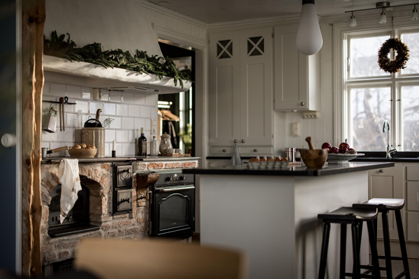 Зеленые интерьеры и нотки зимнего декора: шведская дача 1910 года Зеленые интерьеры и нотки зимнего декора: шведская дача 1910 года