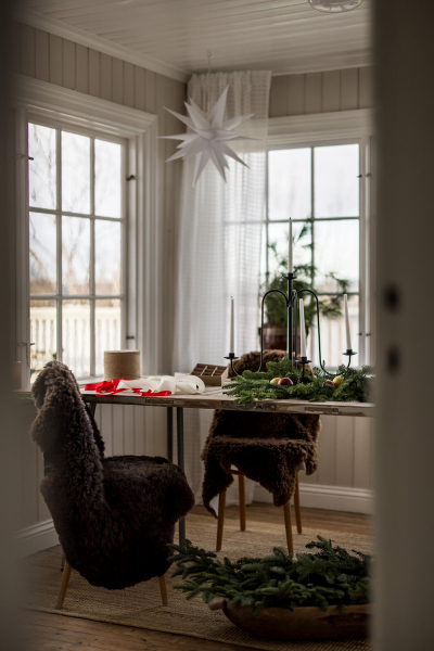 Зеленые интерьеры и нотки зимнего декора: шведская дача 1910 года Зеленые интерьеры и нотки зимнего декора: шведская дача 1910 года