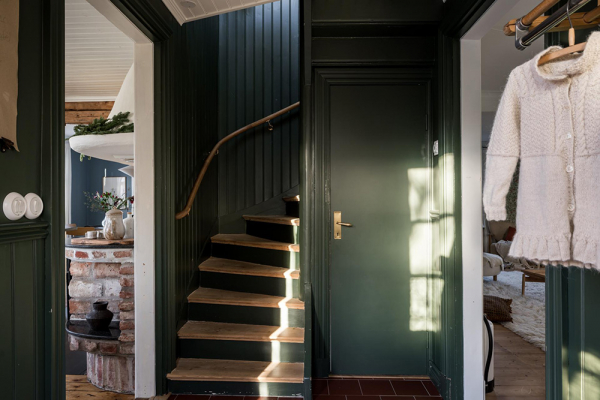 Зеленые интерьеры и нотки зимнего декора: шведская дача 1910 года Зеленые интерьеры и нотки зимнего декора: шведская дача 1910 года