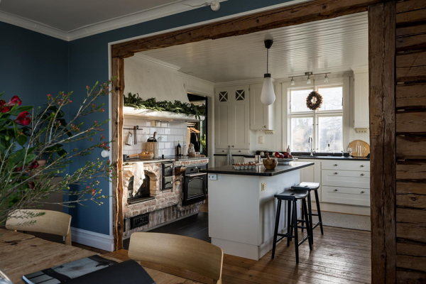 Зеленые интерьеры и нотки зимнего декора: шведская дача 1910 года Зеленые интерьеры и нотки зимнего декора: шведская дача 1910 года